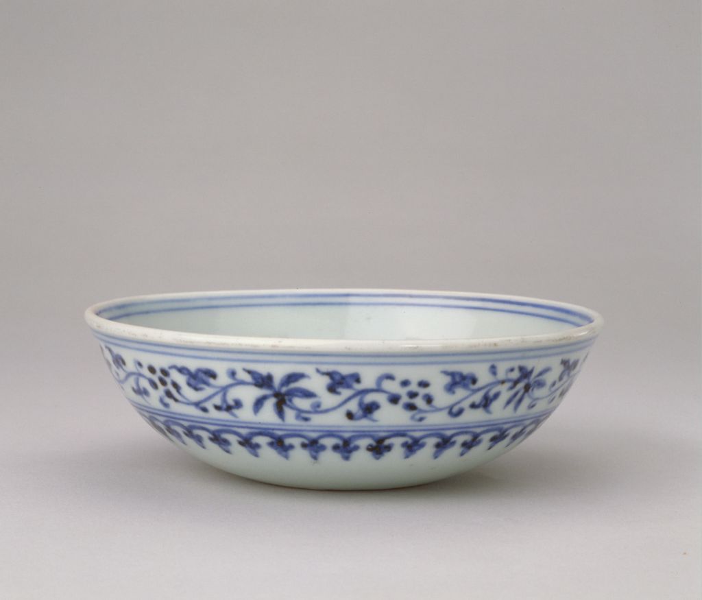 图片[1]-Blue and white bowl with lotus pattern-China Archive